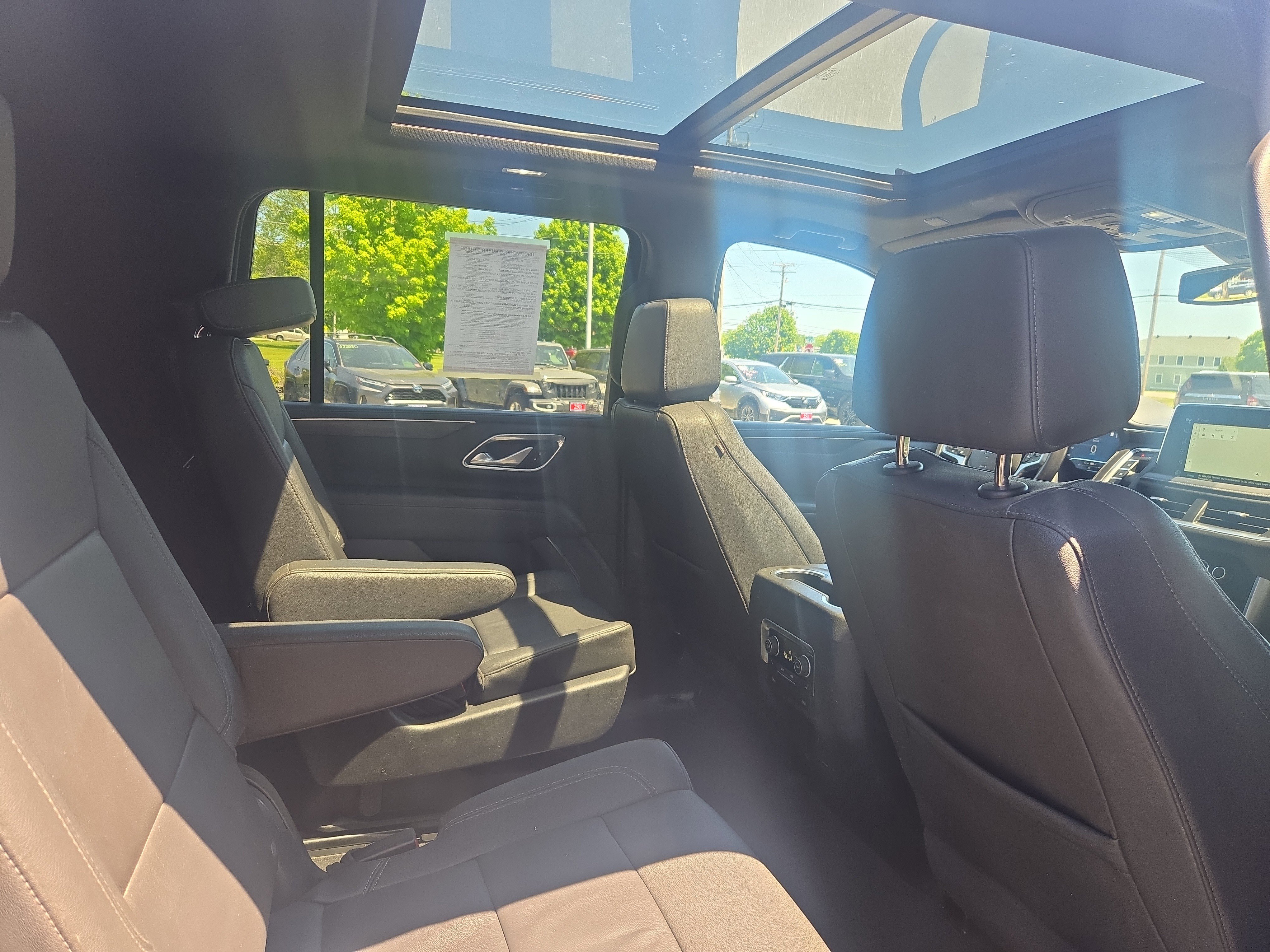Used 2022 Midnight Blue Metallic Chevrolet Z71 image 9