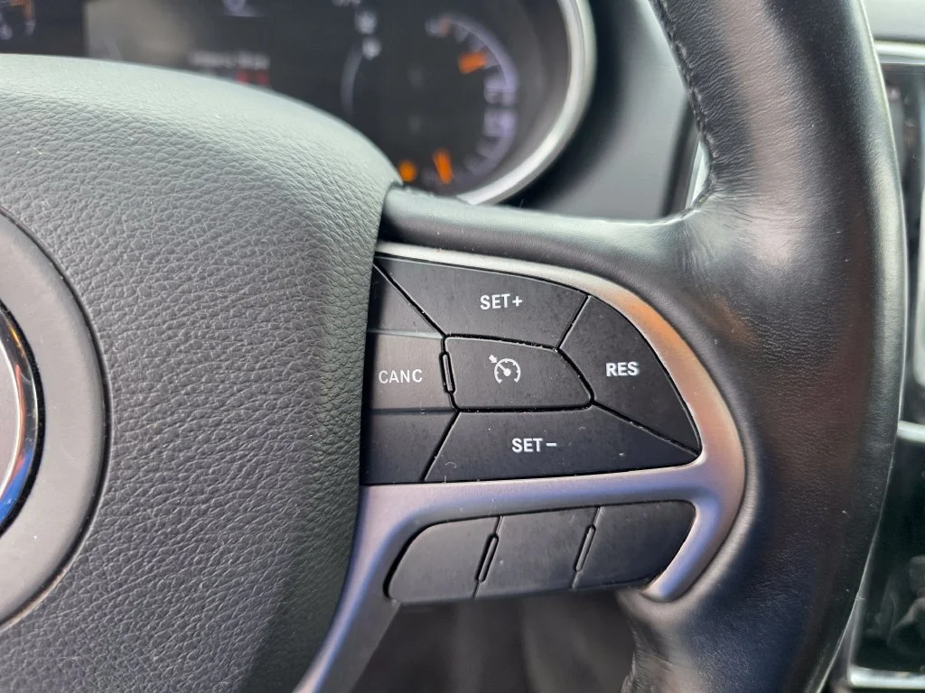 Used 2021  Jeep Laredo X image 21