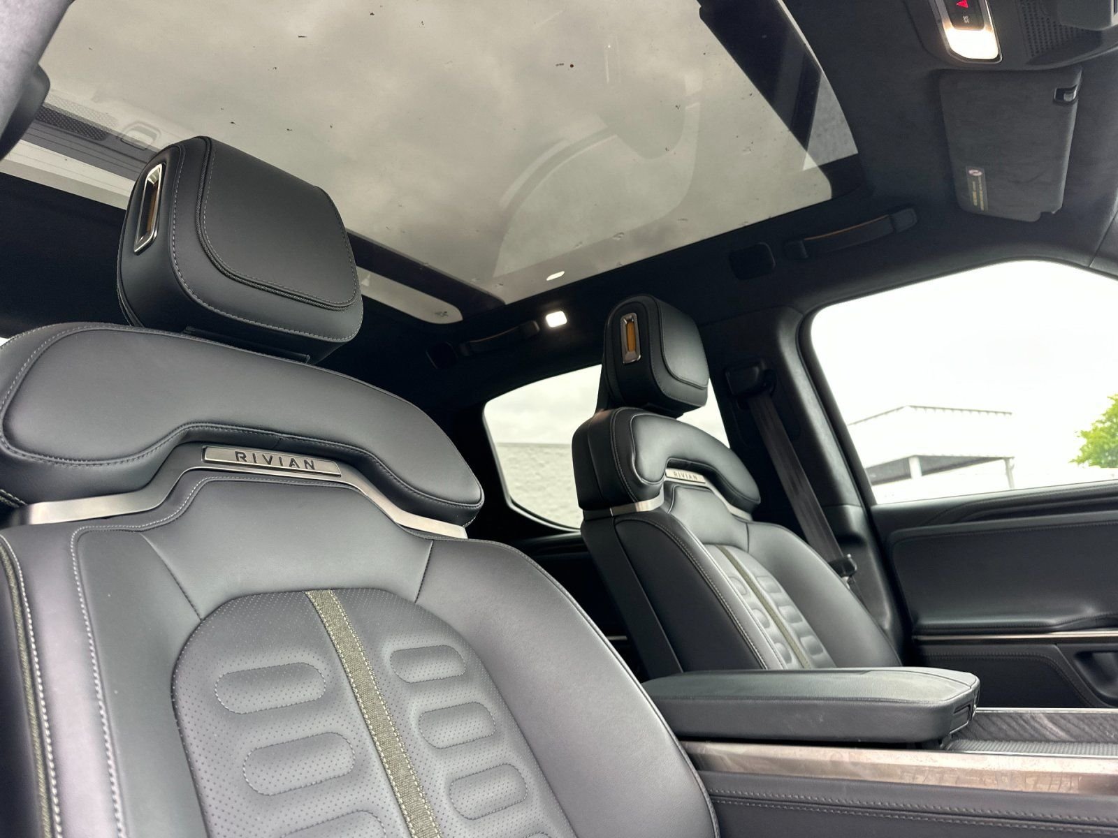 Used 2023  Rivian Adventure image 15