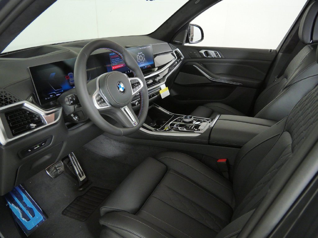 New 2026 Dravit Grey Metallic BMW M60i image 35