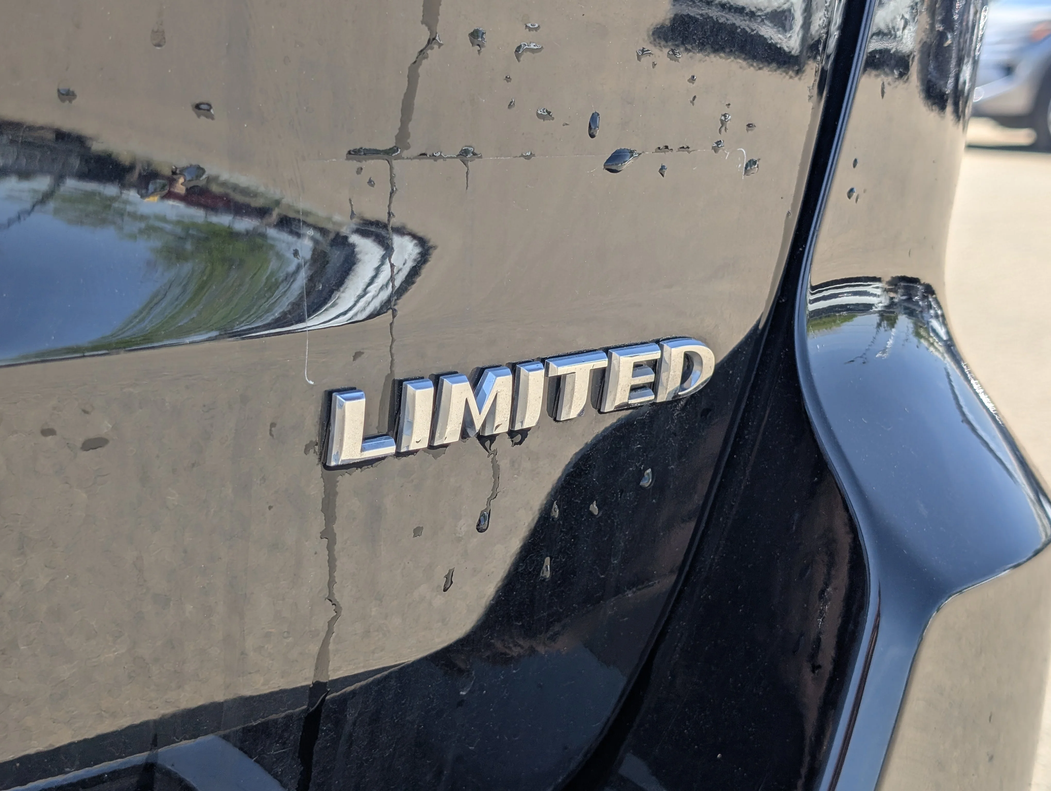Used 2022 Diamond Black Crystal Pearlcoat Jeep Limited image 14