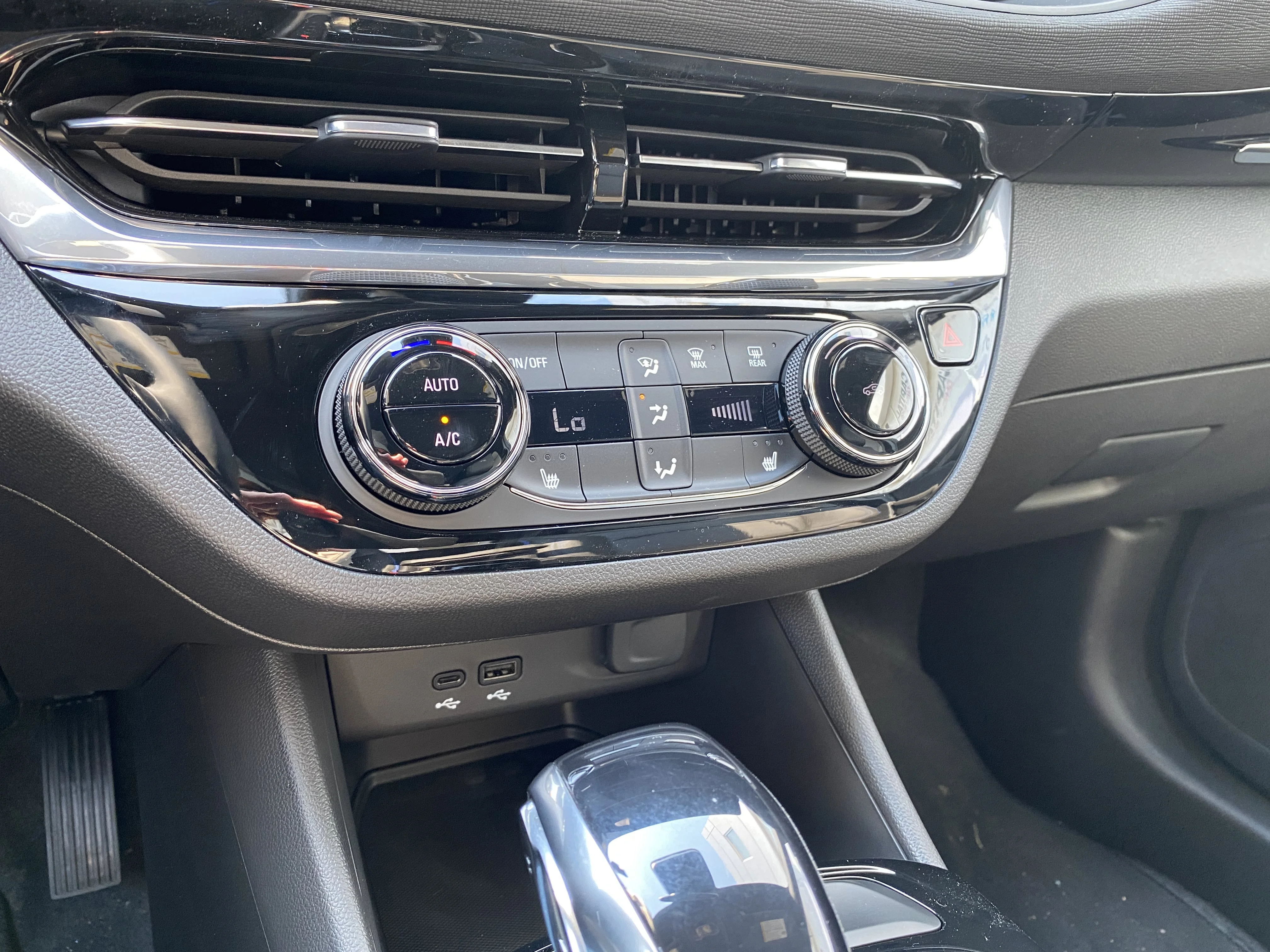 New 2026 EBONY TWILIGHT METALLIC Buick Sport Touring image 20