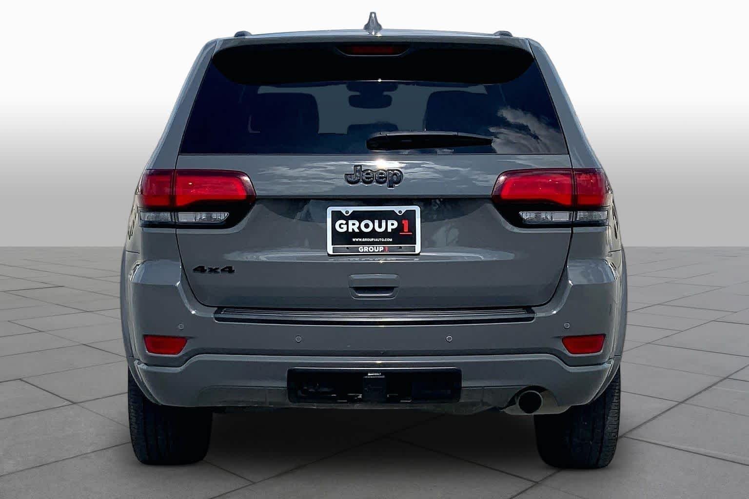 Used 2022 Sting-Gray Clearcoat Jeep Laredo X image 5