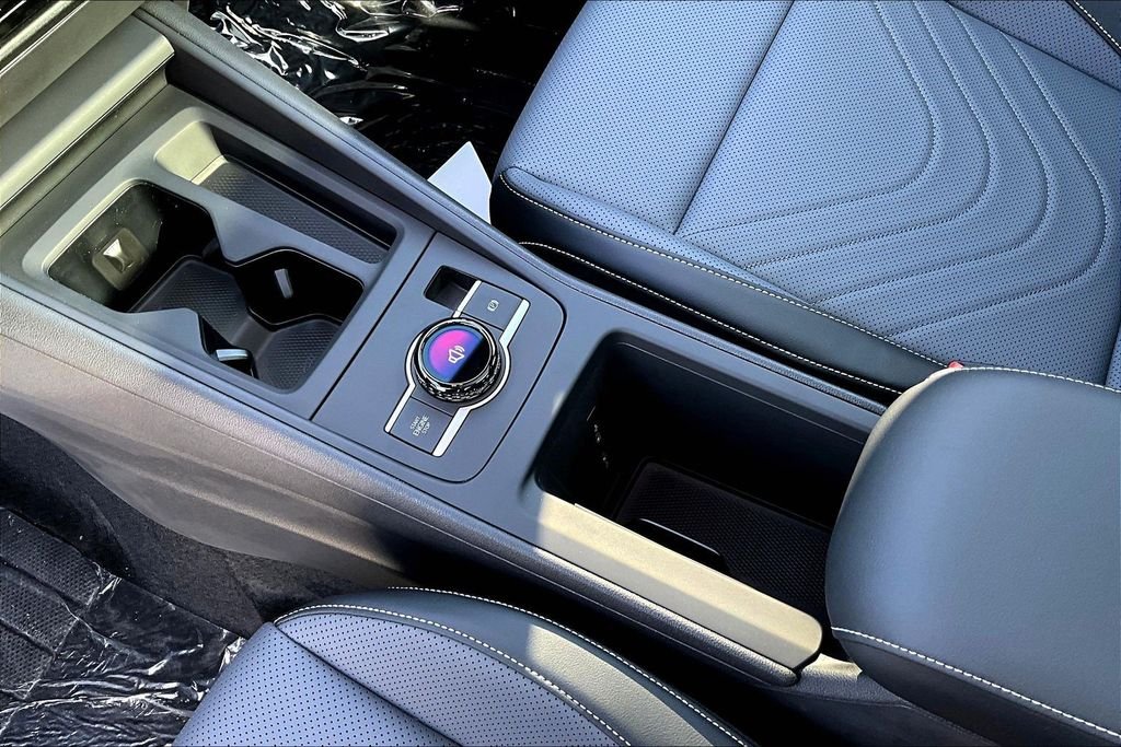 New 2026 White Volkswagen 2.0T SE R-Line Black image 18