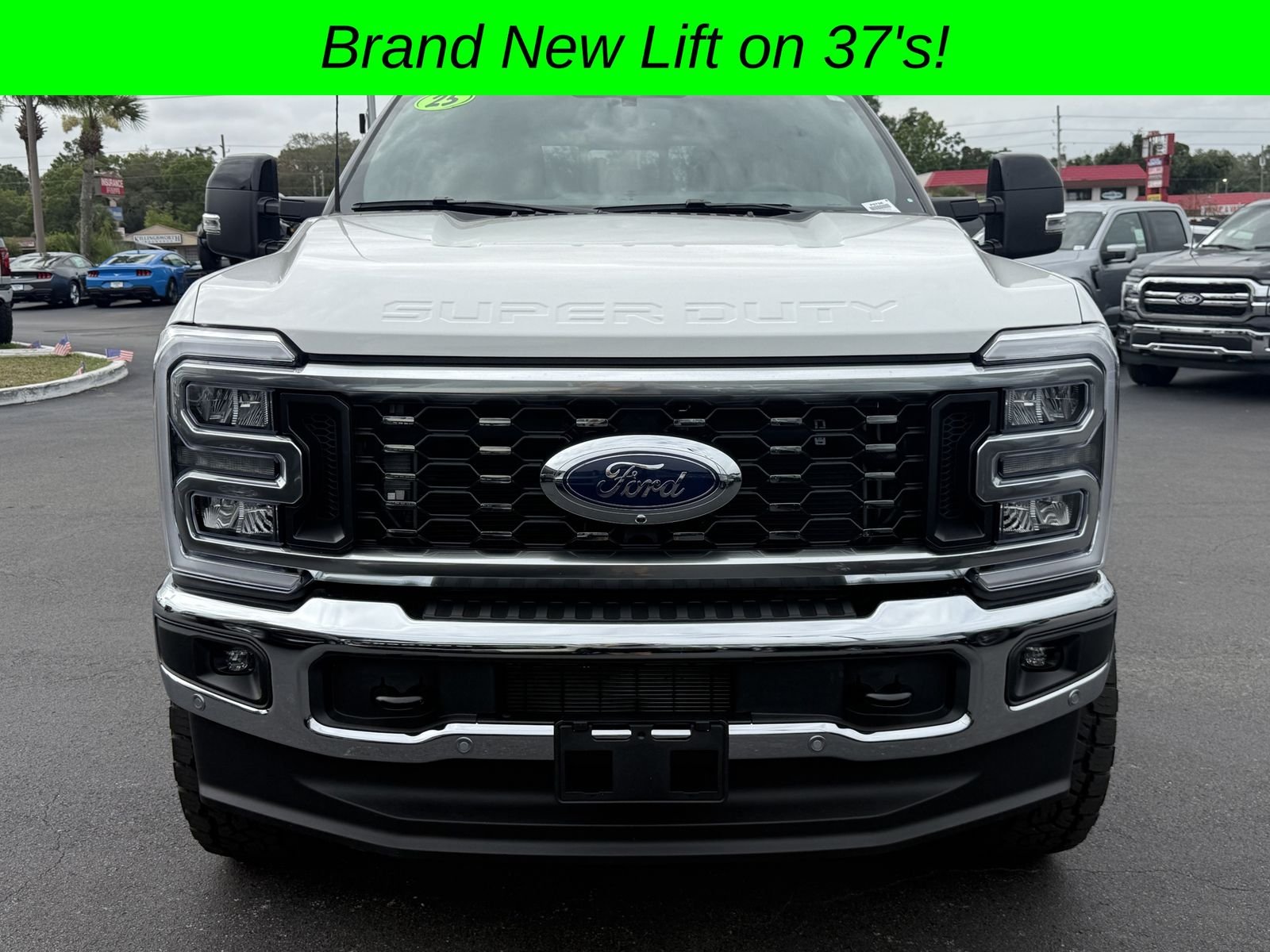 Used 2025 White Ford Lariat image 9