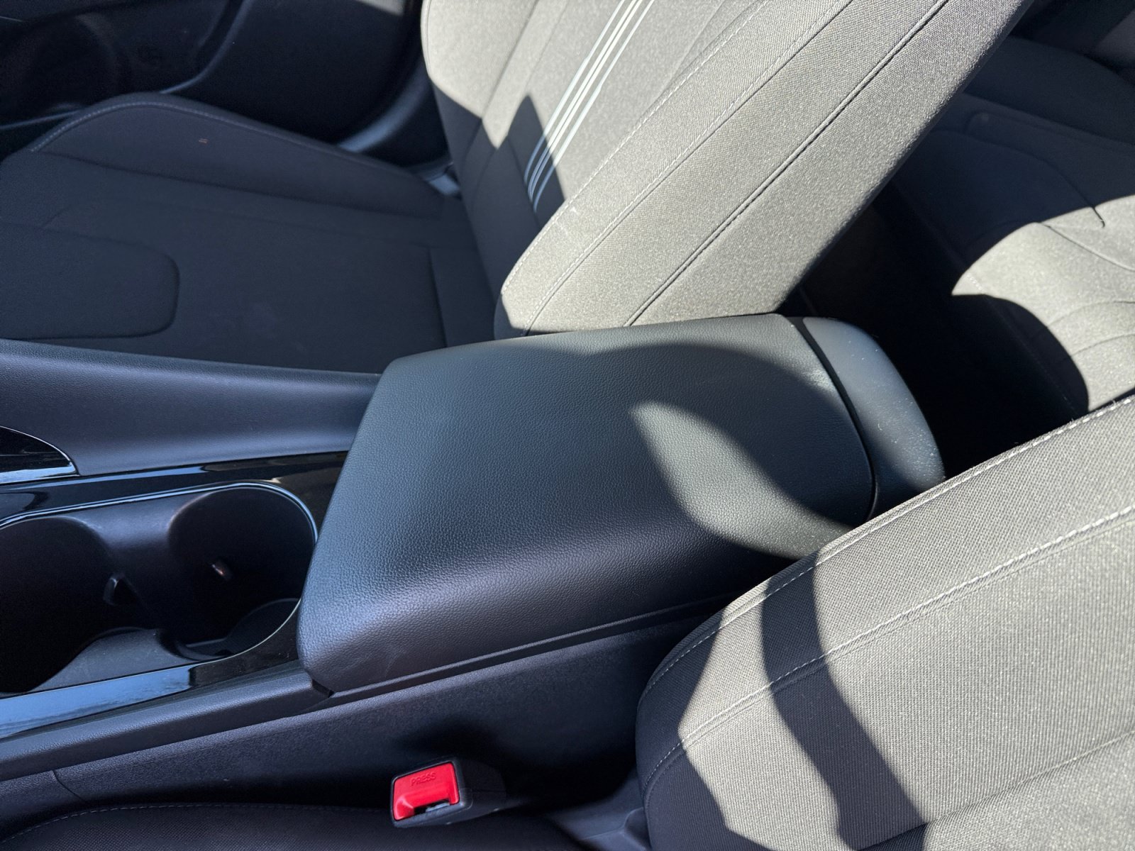 Used 2024 Gray Hyundai SEL image 14