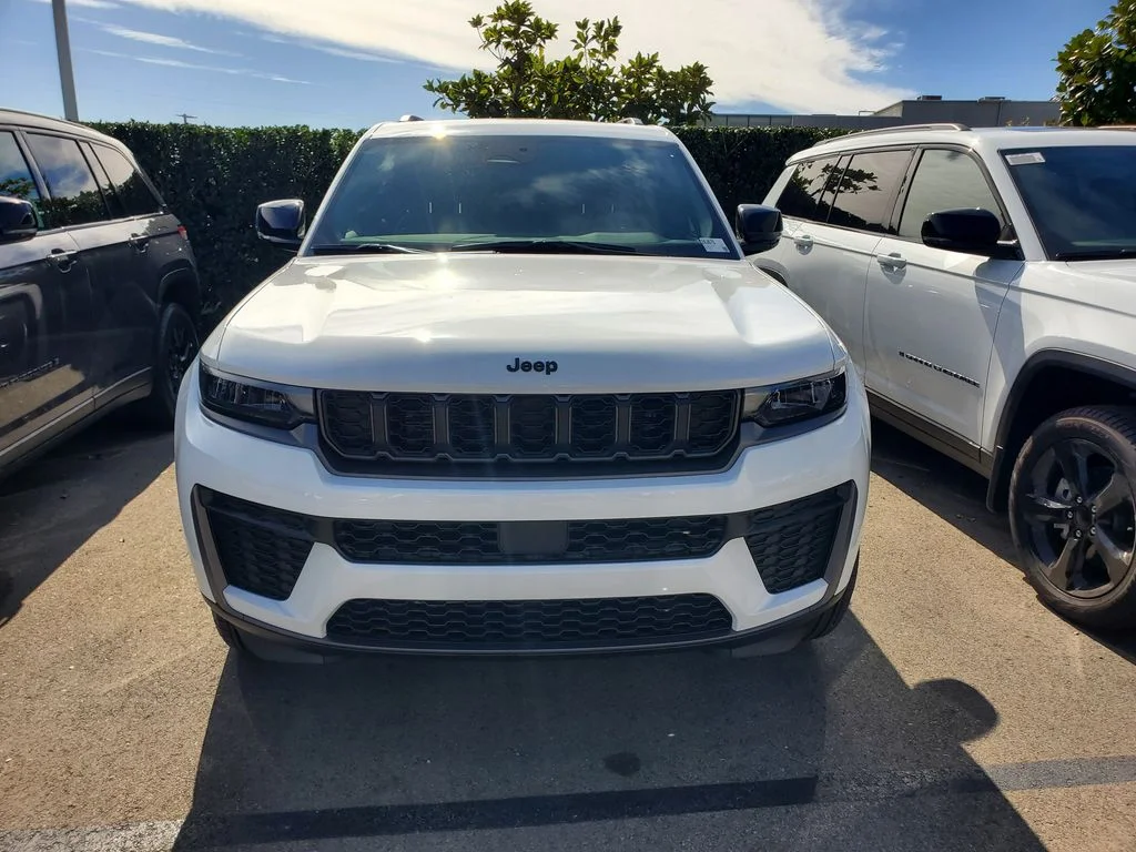 New 2026 Bright White Clearcoat Jeep Altitude image 9