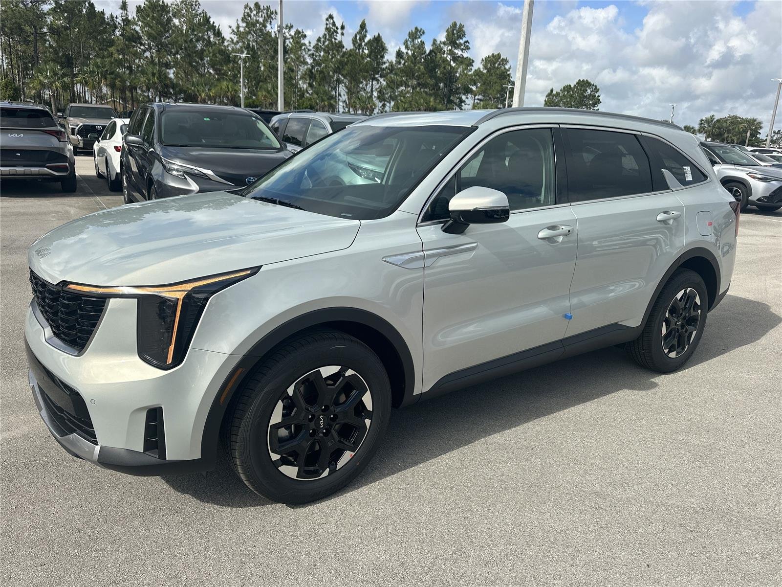 2026 Kia Sorento S AT's photo