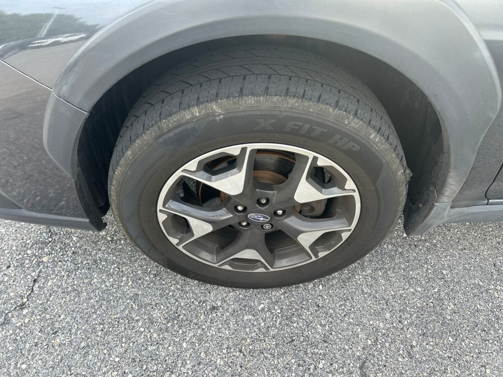 Used 2019 Gray Subaru 2.0i Premium image 9