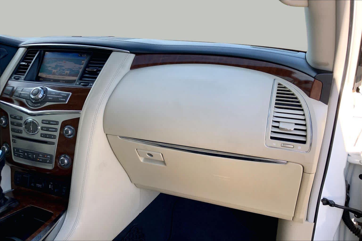 Used 2019 Moonstone White INFINITI LUXE image 19