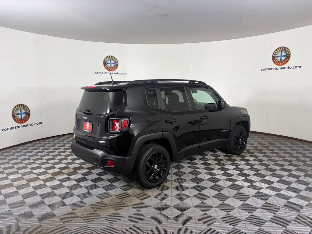 Used 2022 Black Jeep Latitude image 17
