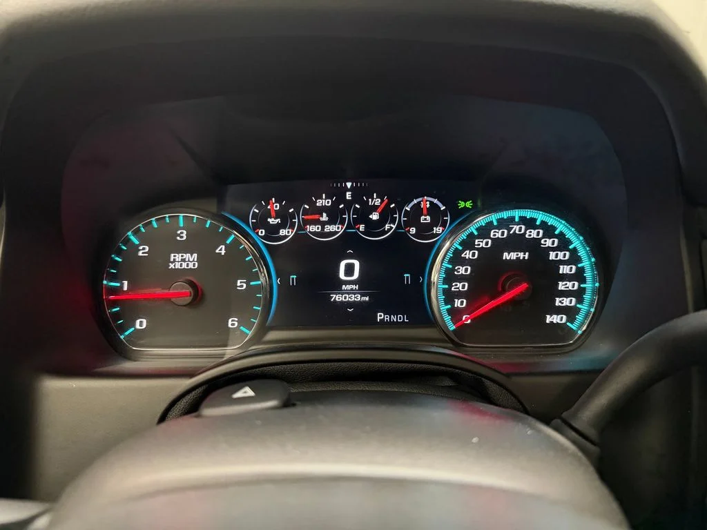 Used 2019 White Frost Tricoat GMC Denali image 23