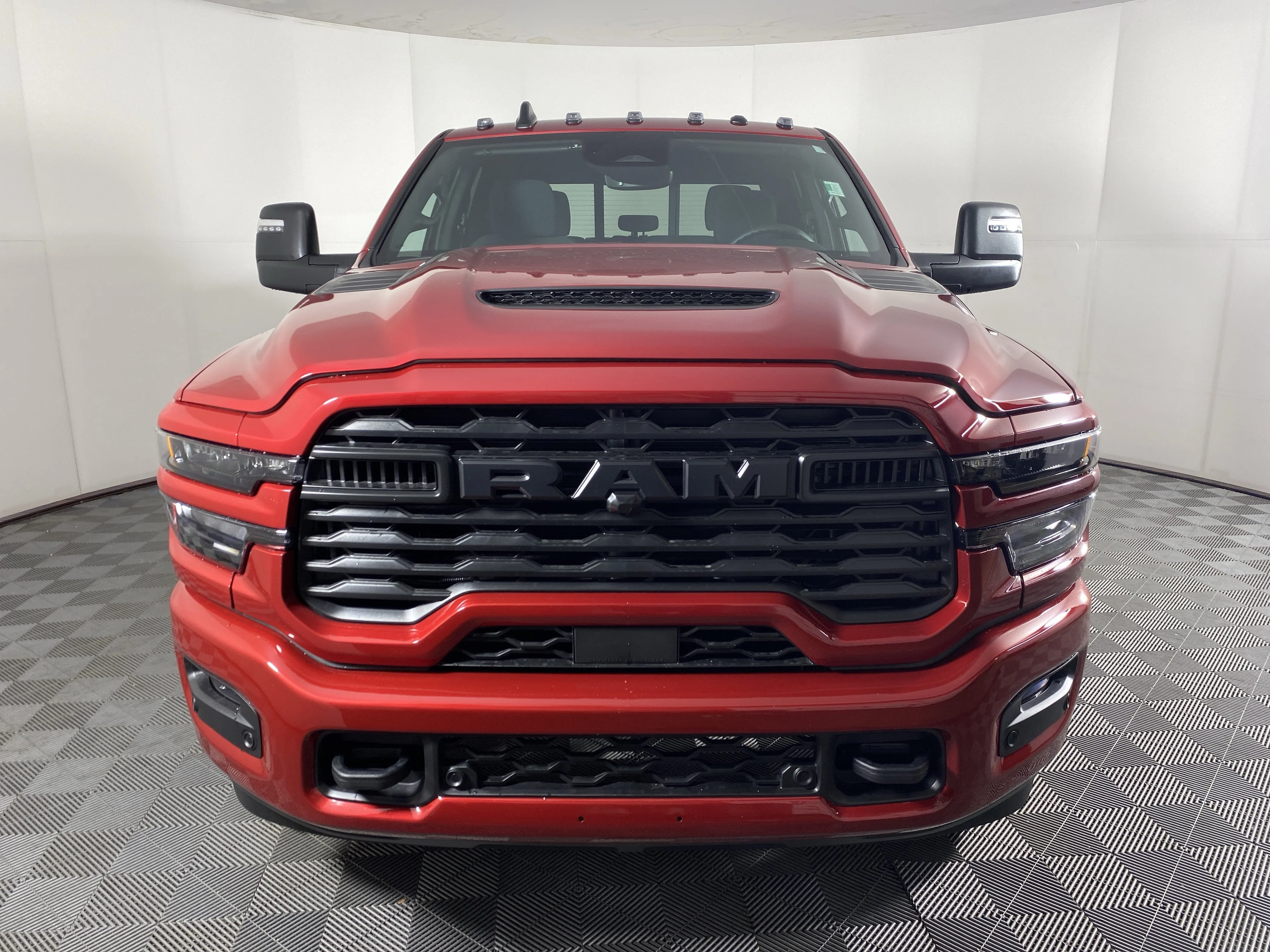 New 2026 Molten Red Pearl-Coat Exterior Paint RAM  image 10