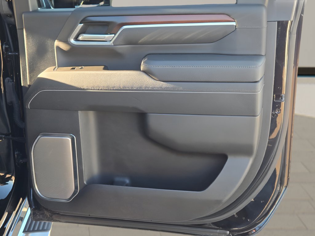 Certified Used 2025 Onyx Black GMC Denali image 12
