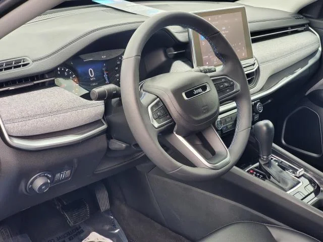 Used 2022 Laser Blue Pearlcoat Jeep Latitude image 7