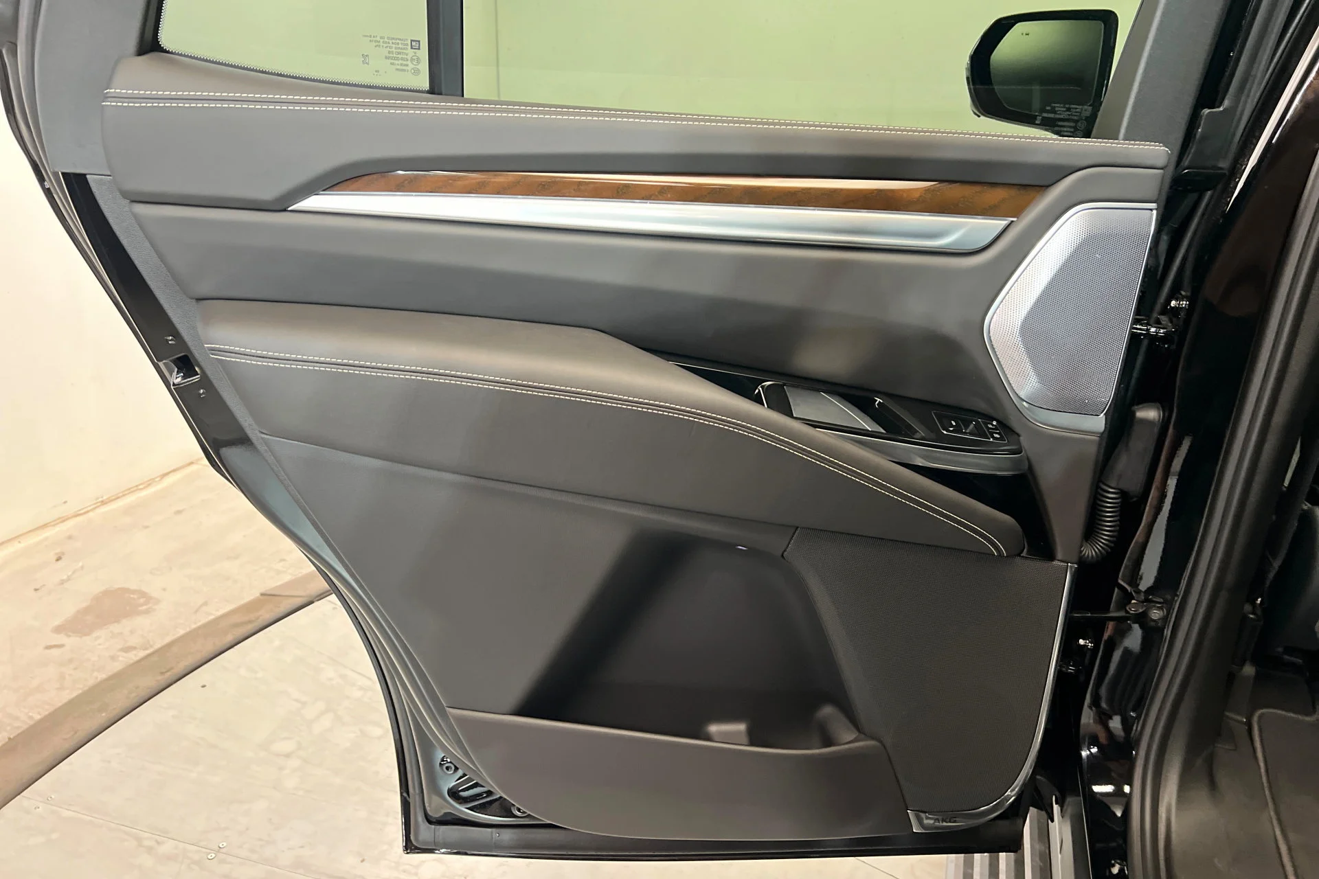 2026 Cadillac Escalade Platinum Sport - Photo 18