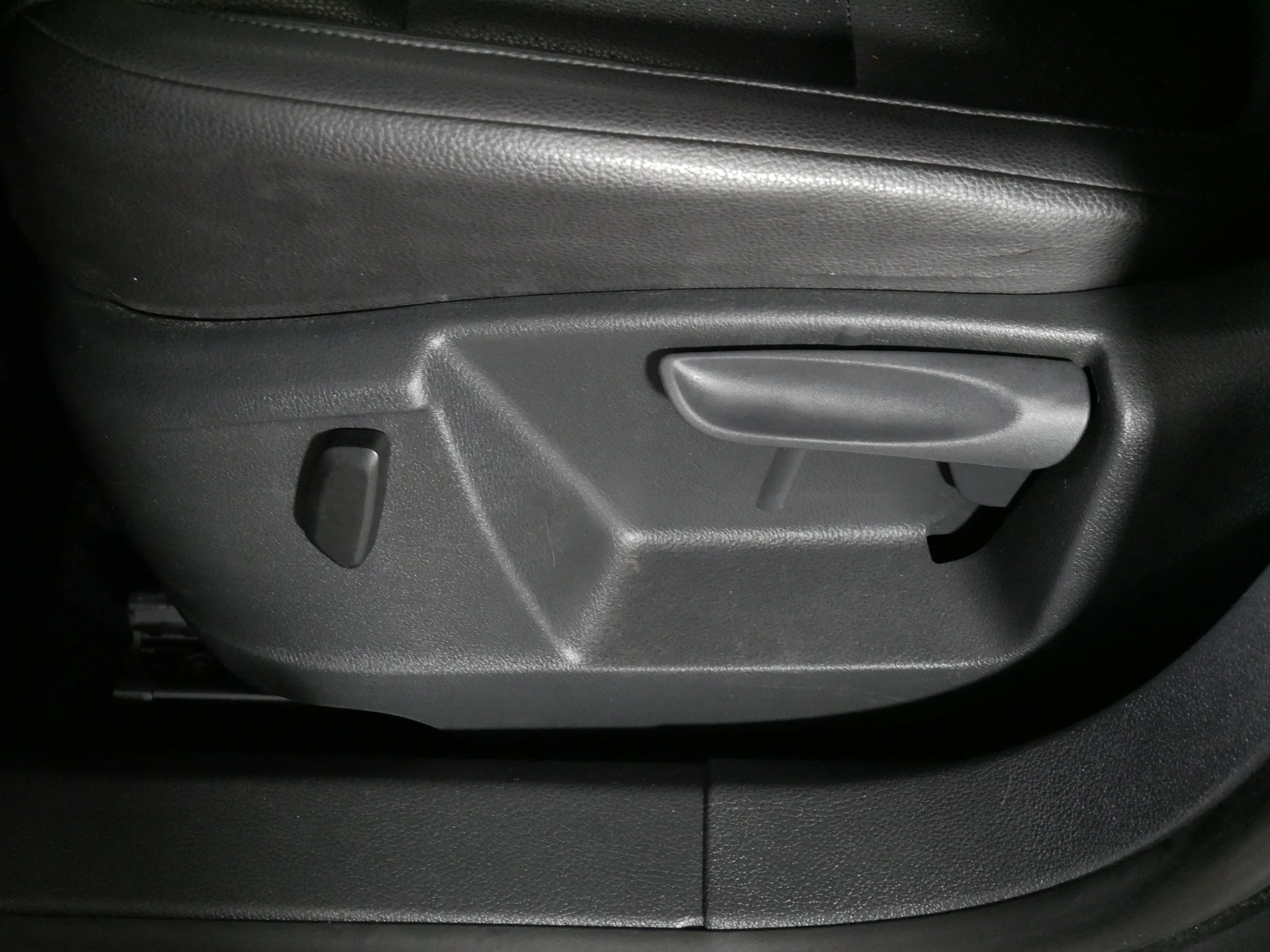 Used 2012 Pepper Gray Metallic Volkswagen S w/Sunroof image 20