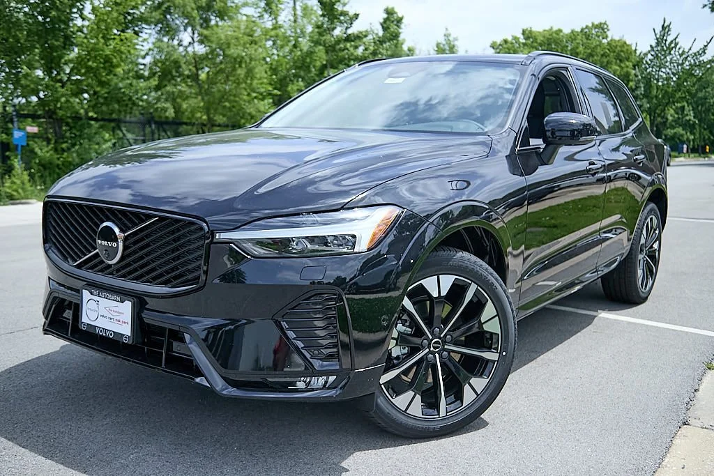 New 2026 Onyx Black Volvo Plus image 2