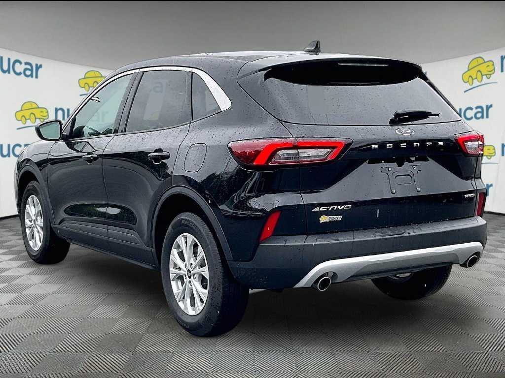 Used 2024 Black Metallic Ford Active image 4