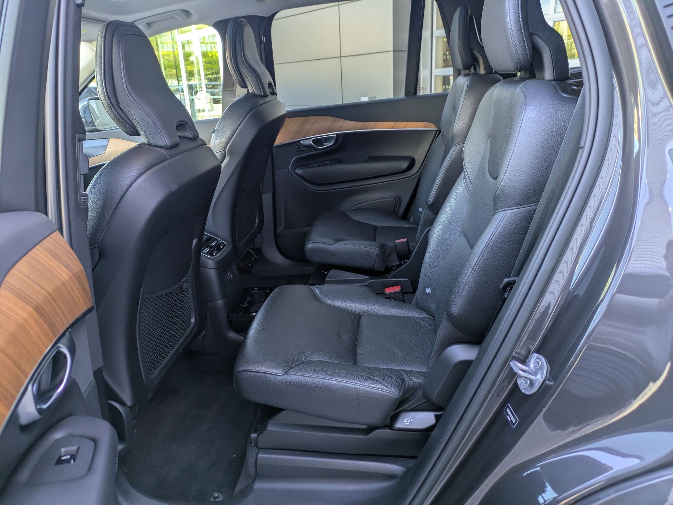 Certified Used 2023 Platinum Gray Metallic Volvo Plus image 26