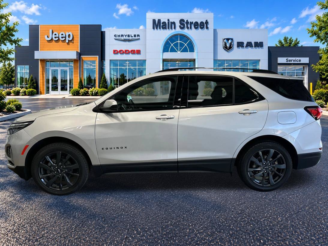 Used 2022 Chevrolet Equinox RS with VIN 3GNAXWEV5NS106622 for sale in Kansas City