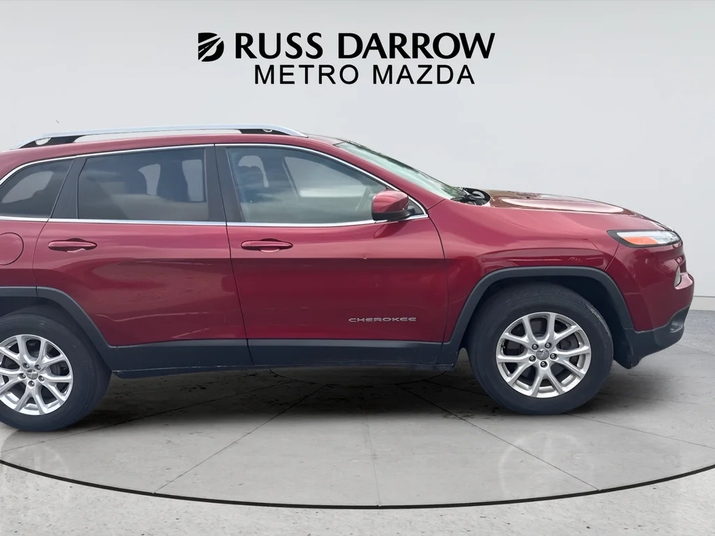 Used 2015 Red Jeep Latitude image 5