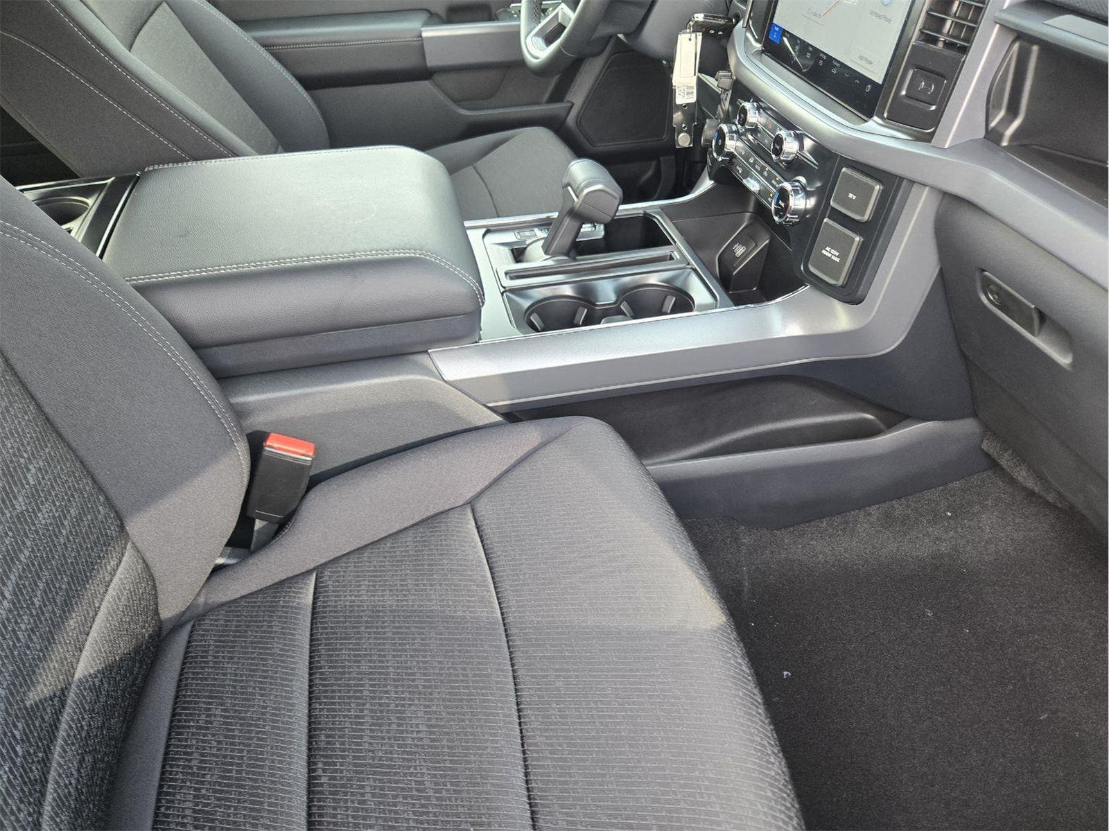 New 2026 Carbonized Gray Metallic FORD XLT image 9