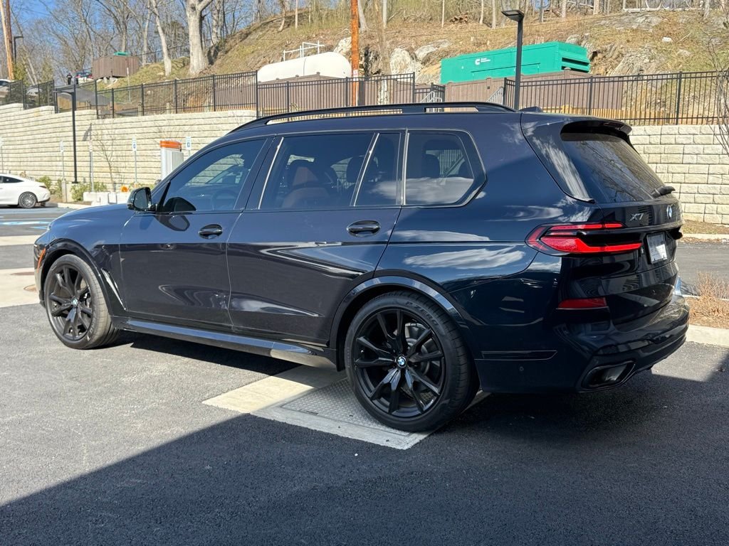 Used 2025 Black BMW xDrive40i image 5