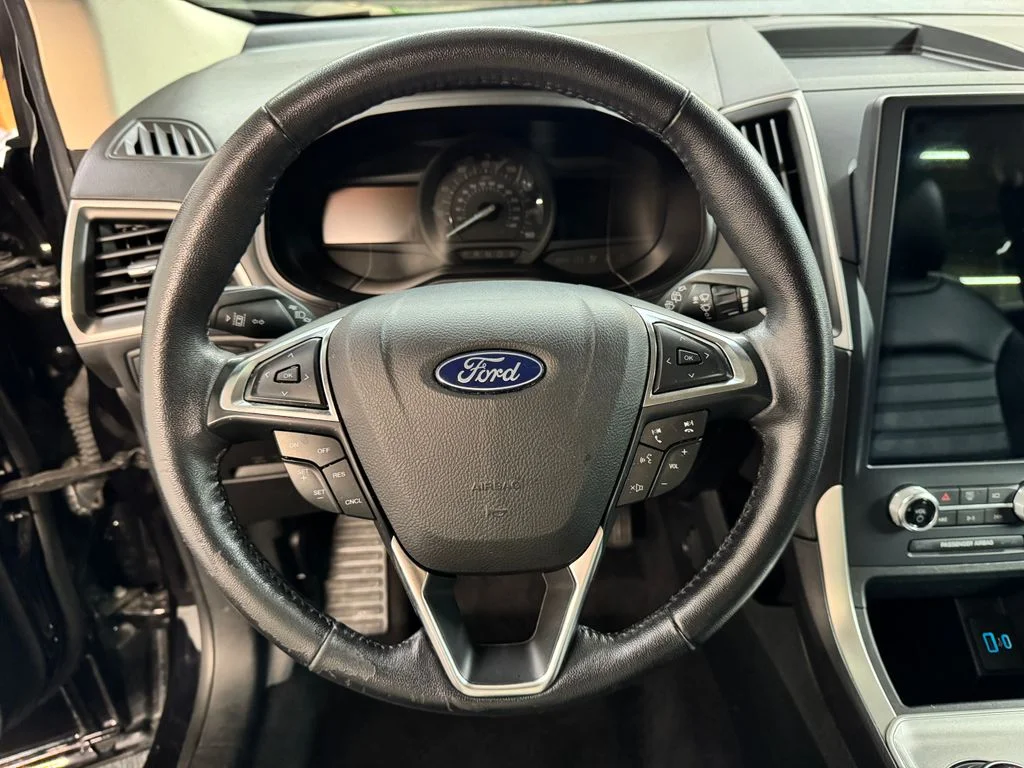 Used 2023 Black Ford SEL image 19
