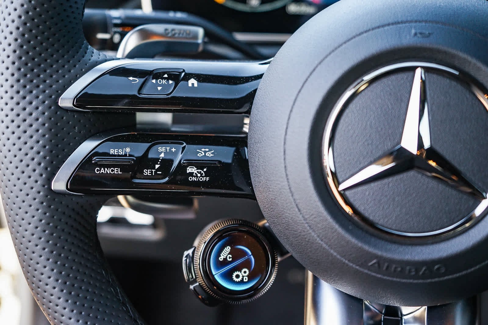 New 2026 MANUFAKTUR Alpine Grey Mercedes-Benz AMG® C 43 image 26