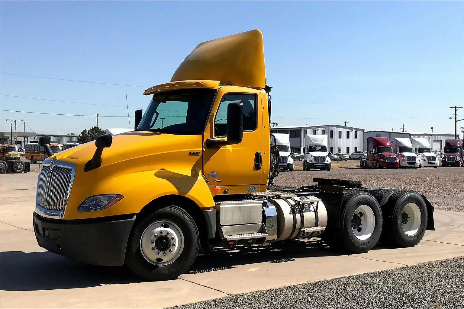 Used 2019 YELLOW International  image 4