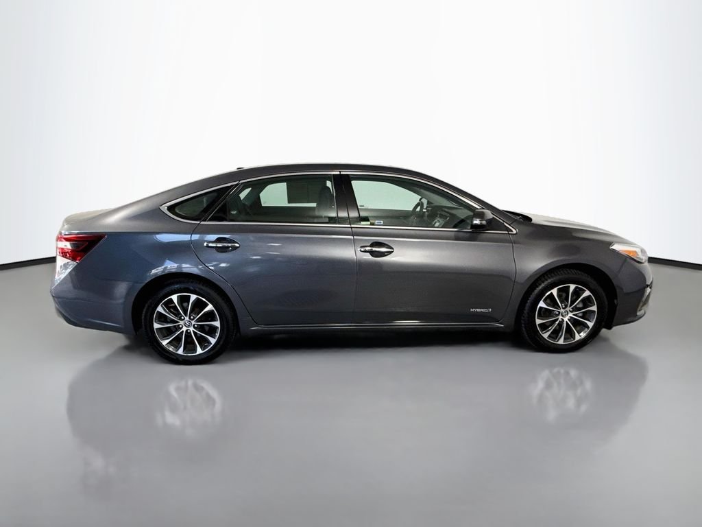 Used 2018 Magnetic Gray Metallic Toyota Hybrid XLE Premium image 8
