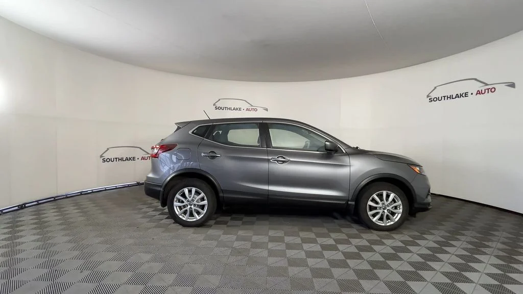 Used 2022 Gray Nissan S image 13