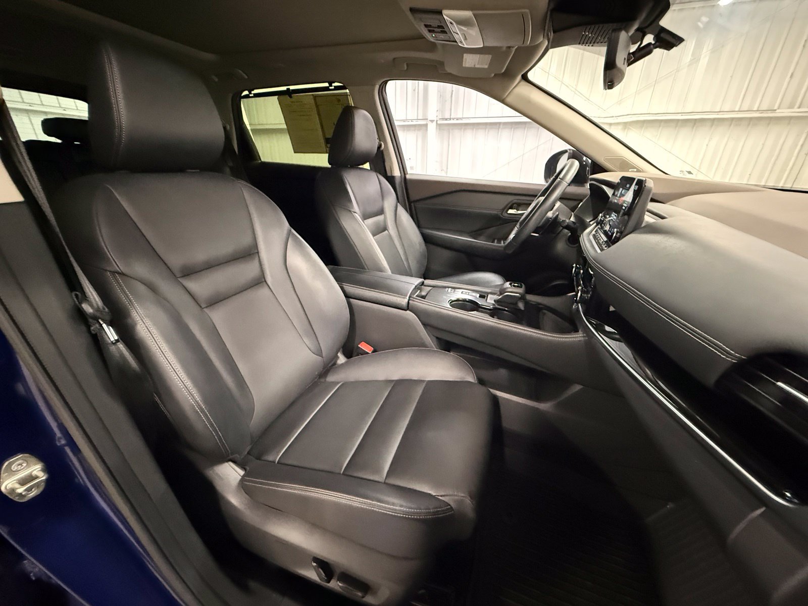 Used 2023 Blue Nissan SL image 26