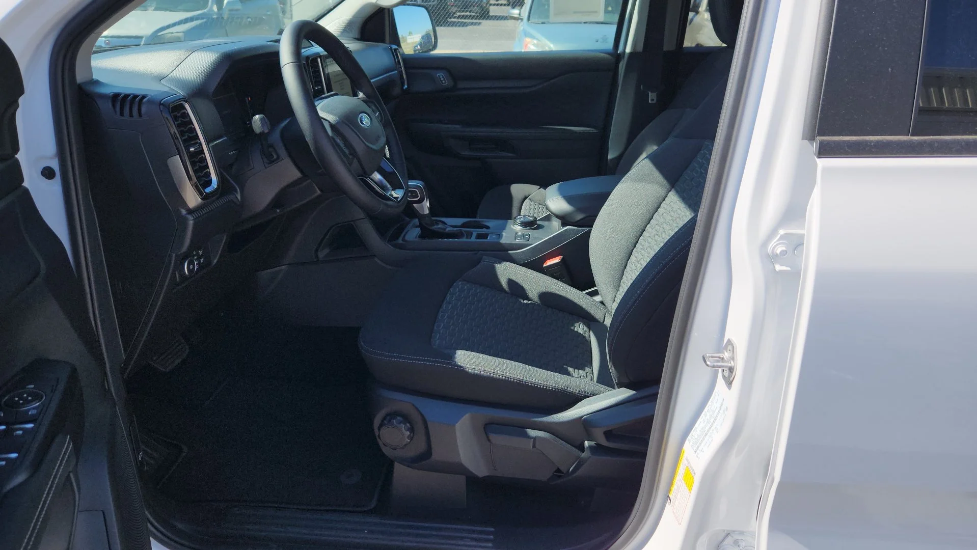 New 2026 Oxford White Ford XLT image 13