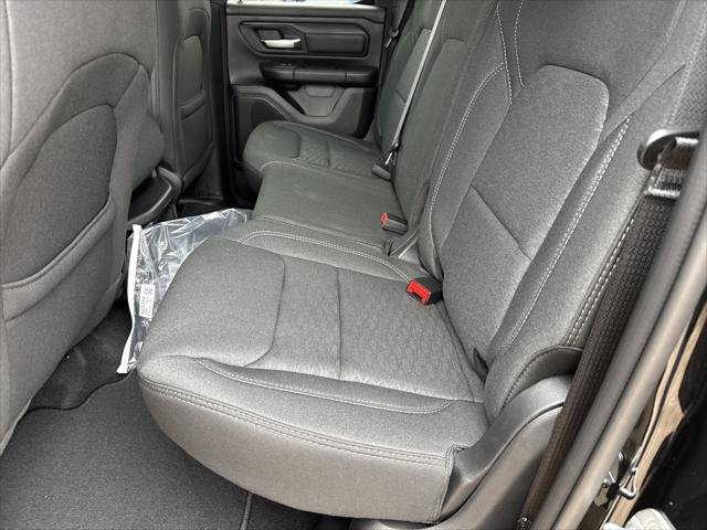 New 2026 Diamond Black Crystal Pearl-Coat Exterior Paint RAM TRADESMAN image 21