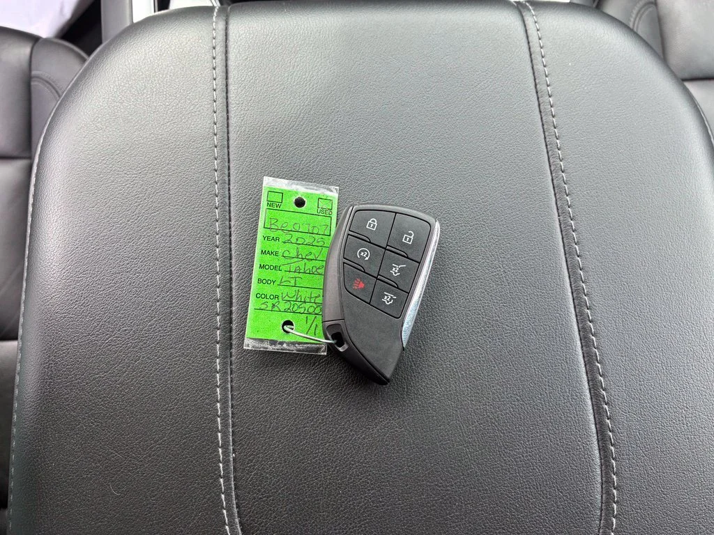 Used 2025 Summit White Chevrolet LT image 131