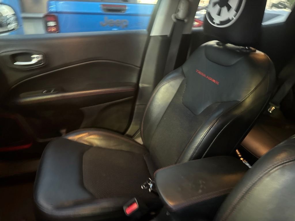 Used 2017 Blue Jeep Trailhawk image 11
