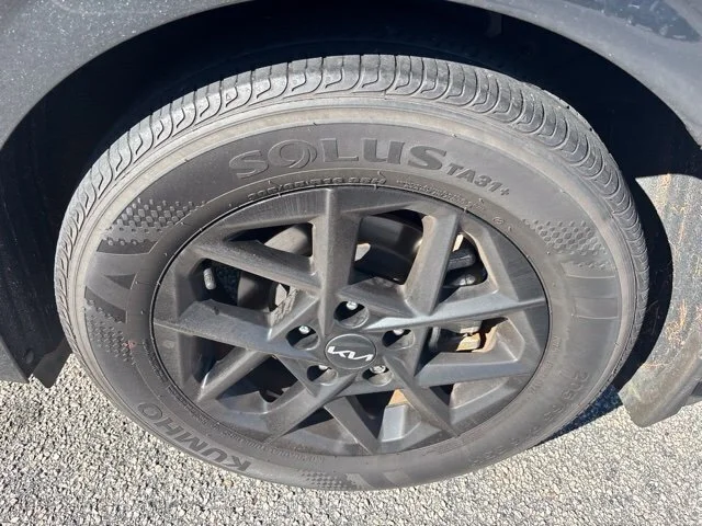 Used 2025 Gray Kia LXS image 5