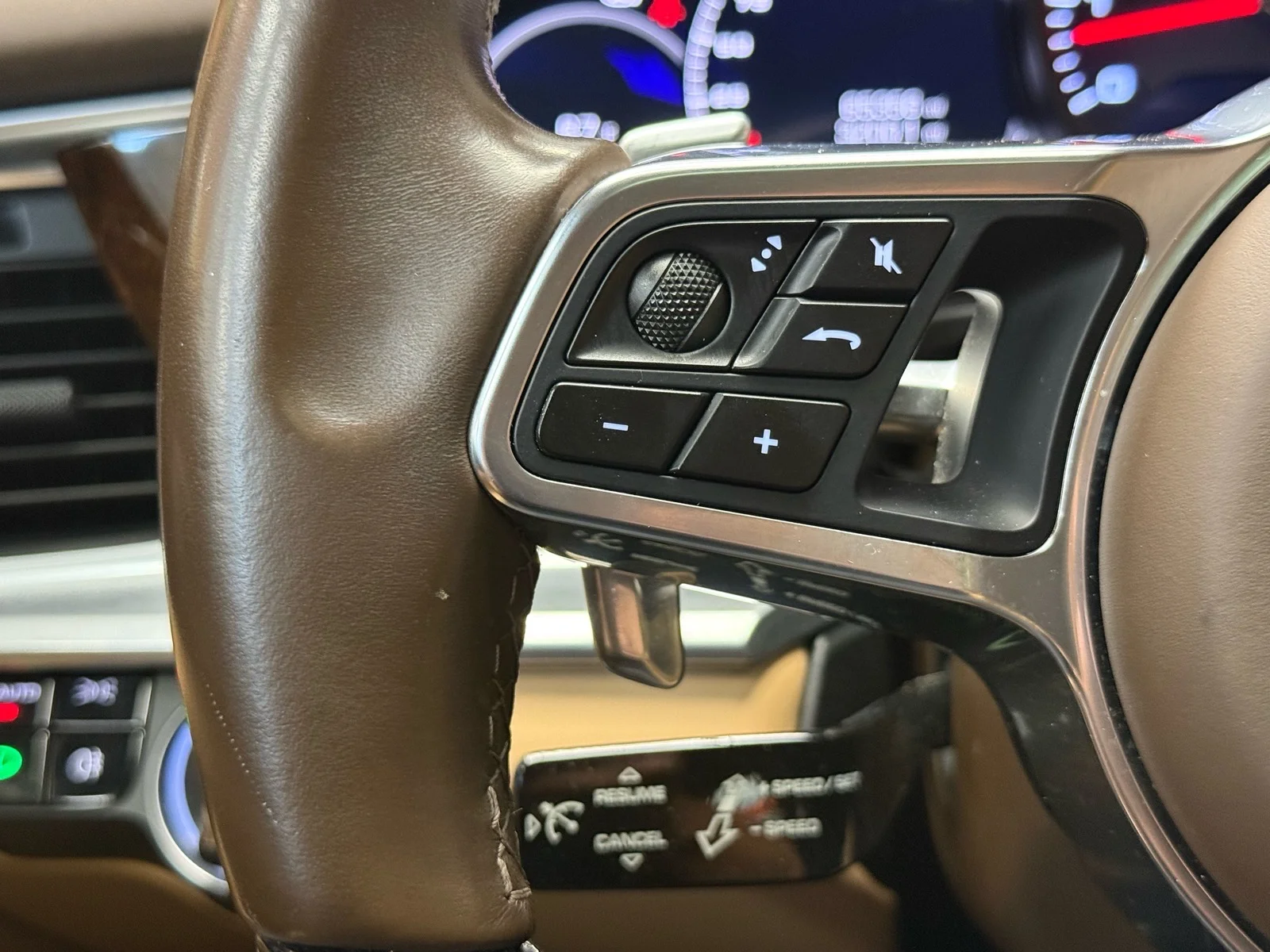 Used 2018 Black (a1) Porsche 4 image 11