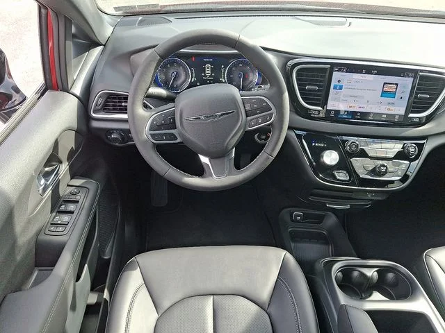 2026 Chrysler Voyager LX - Photo 10