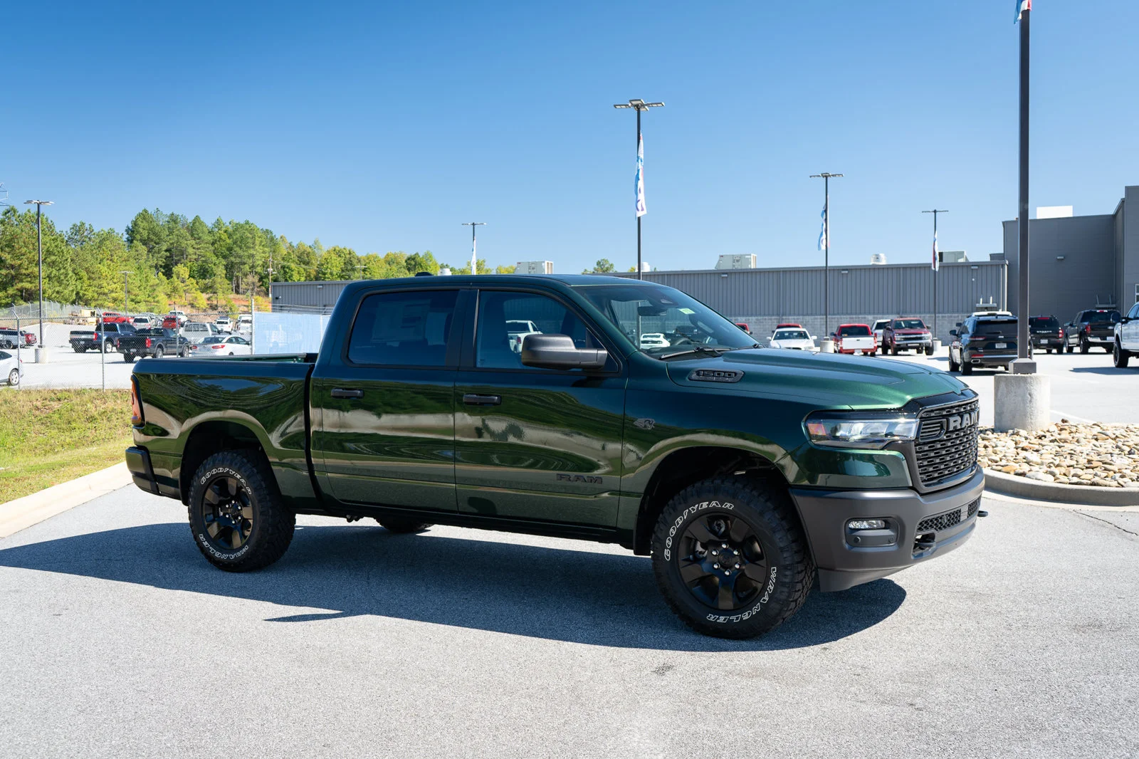 New 2027 Serrano-Green Metallic Exterior Paint RAM Warlock image 12