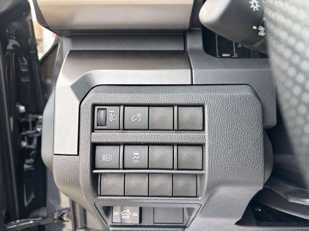 2025 Toyota Tacoma SR5 - Photo 45