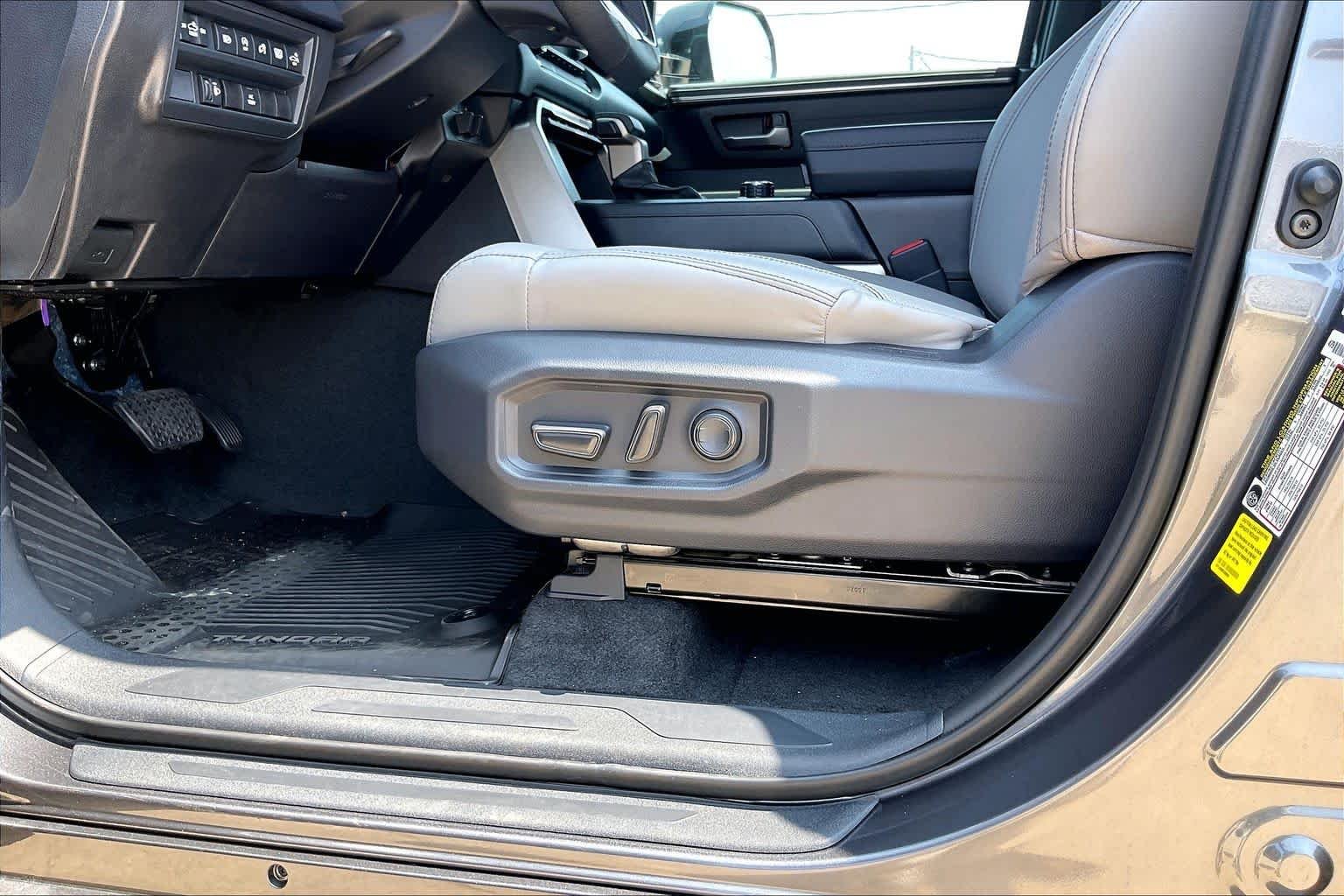 2026 Toyota Tundra SR5 - Photo 20