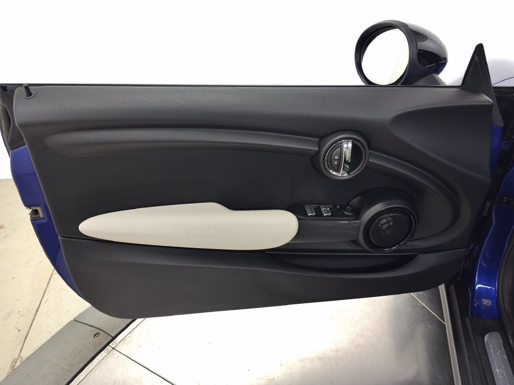 Used 2019 Blue Metallic MINI Iconic image 12