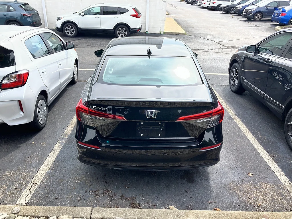 Certified Used 2024 Crystal Black Pearl Honda LX image 5