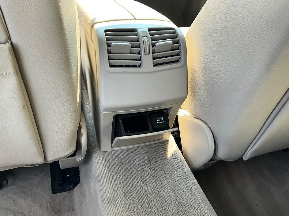 Used 2014 White Mercedes-Benz E 350 image 33