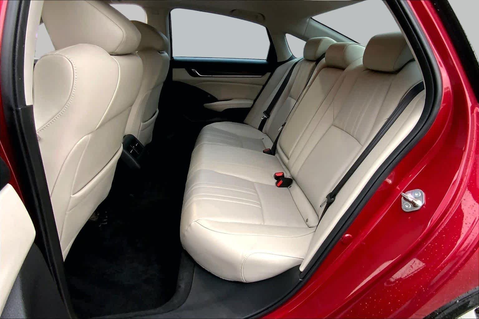 Used 2020 Radiant Red Metallic Honda EX-L image 19