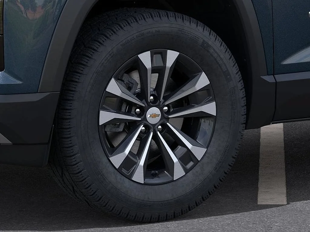 2027 Chevrolet Equinox LT - Photo 9