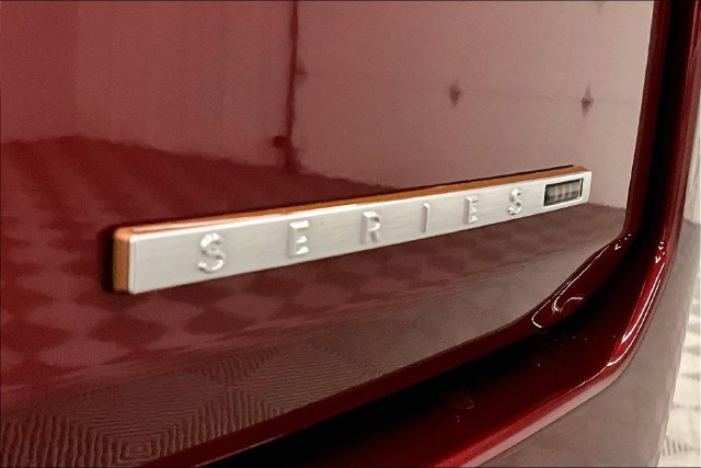 Used 2023 Velvet Red Pearlcoat Jeep Series III image 9